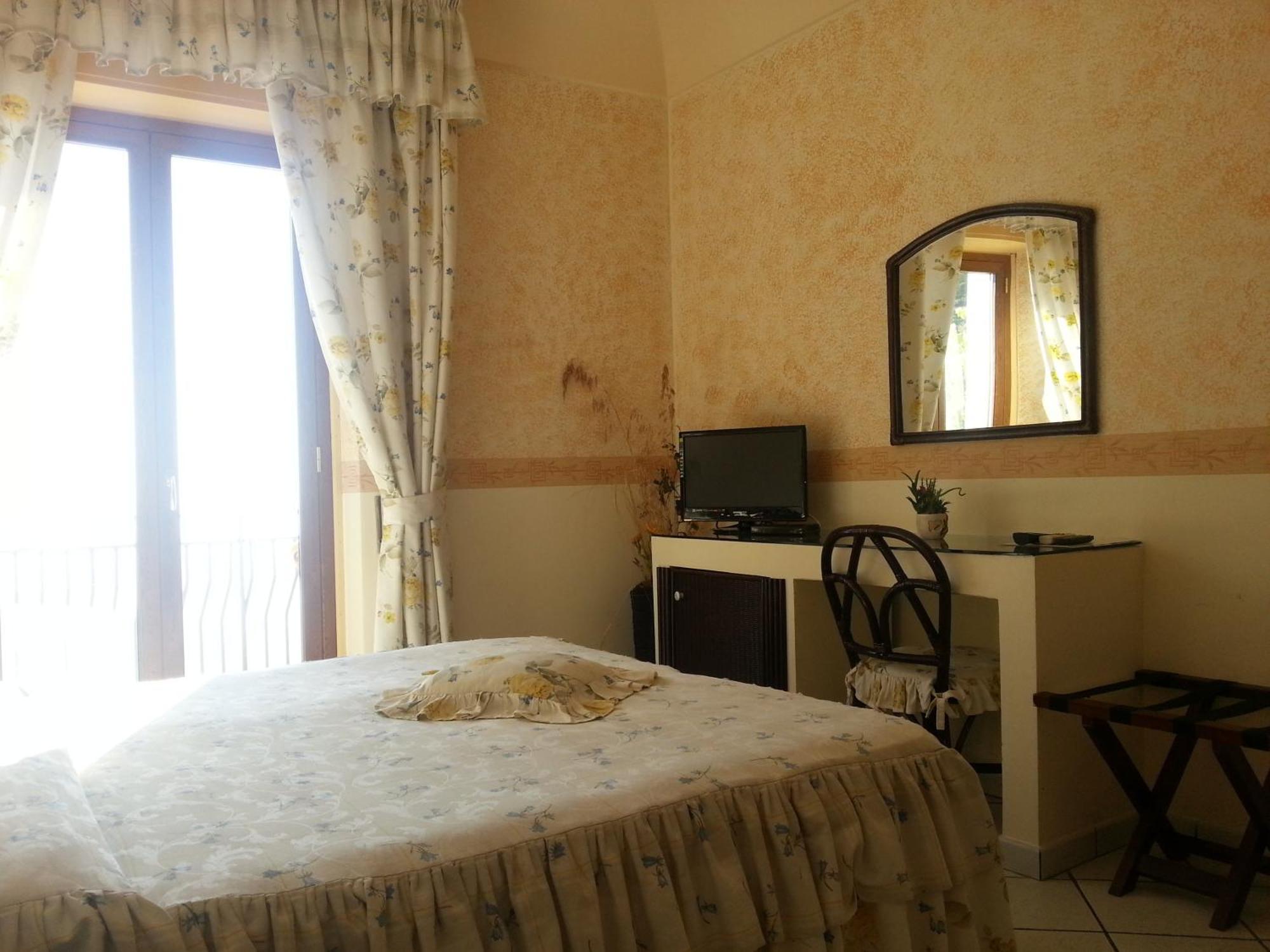 Fico D'India Relais Hotel Фуроре Стая снимка